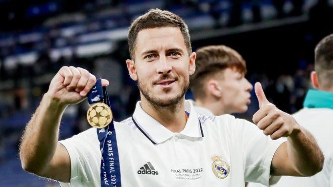 لم يفهم نصيحة ريال مدريد يأكل نجومه واختاره زيدان بعد ميسي ورونالدو.. إدين هازارد لم يجد فريقًا فاعتزل