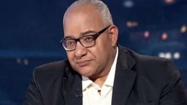 بعد أزمته الأخيرة.. بيومي فؤاد يعيد فتح صفحته على "فيس بوك"