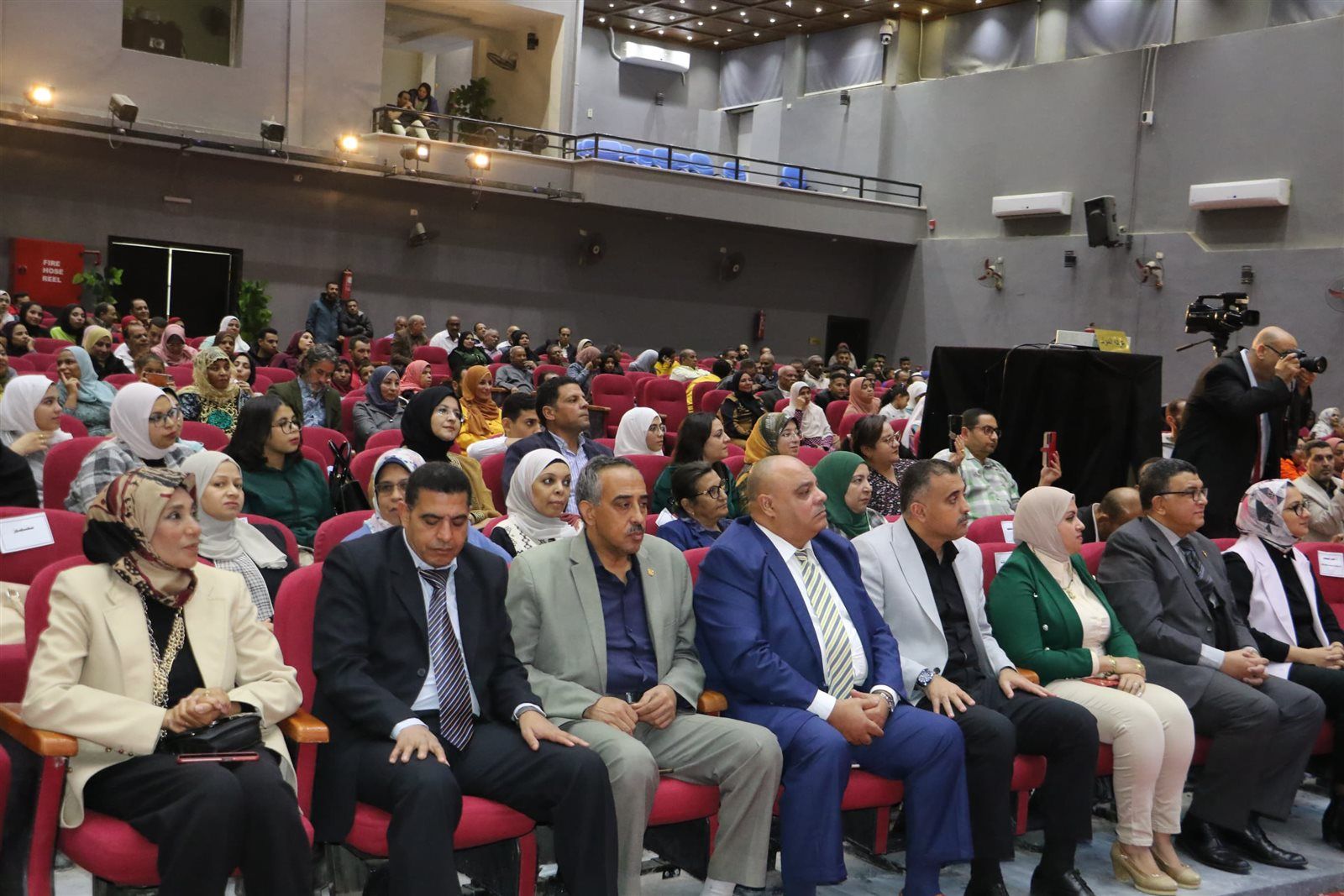 رئيس قصور الثقافة ونائب محافظ الوادي الجديد يشهدان حفل تخرج "ابدأ حلمك" بالخارجة