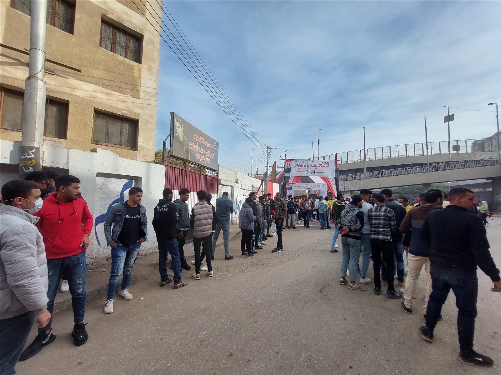 توافد مكثف للناخبين على لجان البدرشين للتصويت في انتخابات الرئاسة (صور)