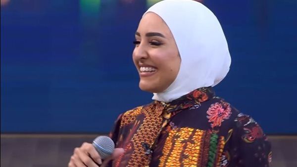 هلا رشدي: أنا وزوجي عملنا فرحنا إجباري بعد ضغط الأهل"