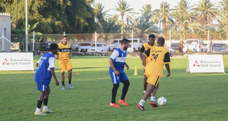 بنك مسقط يفتح باب التسجيل أمام الفرق الأهلية للاستفادة من برنامج «الملاعب الخضراء»