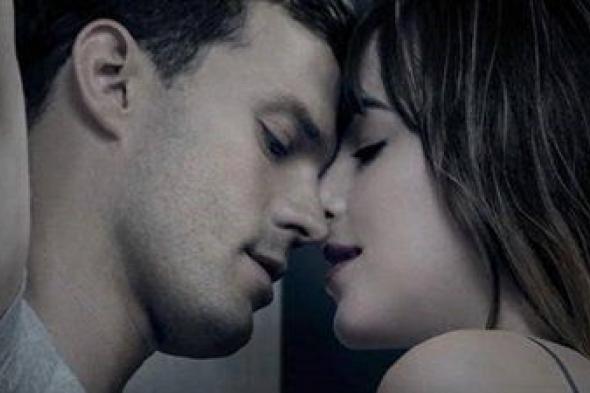 بسبب مشاهد العري والإثارة.. والد داكوتا جونسون: لم أتحمل مشاهدة ابنتي في فيلم Fifty shades of grey