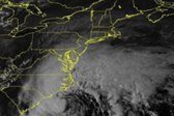 العاصفة المدارية أوفيليا تعبر إلى جنوب شرق ولاية فرجينيا