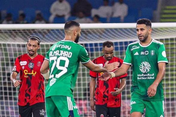 الأهلي يضرب الرياض بثلاثية نظيفة في دوري روشن السعودي