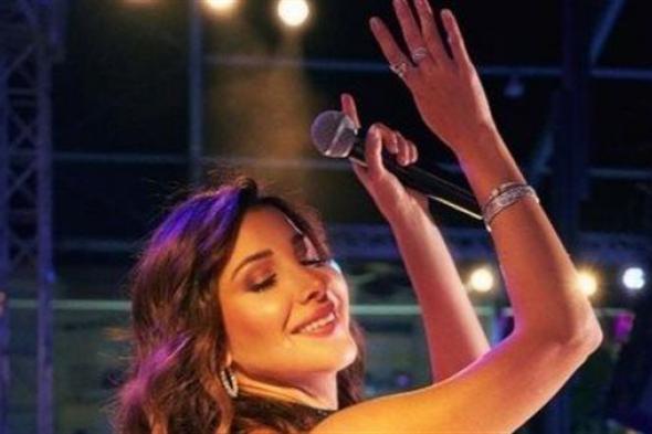 نانسي عجرم تشعل الأجواء بأغنية "مستنياك" في حفل بليغ حمدي بحضور عزيزة جلال