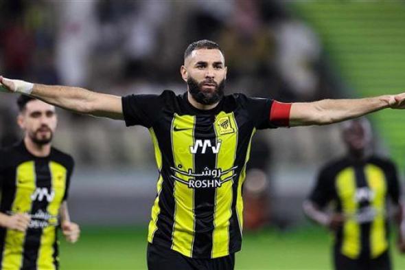 "ماضي وانتهى".. بنزيما يثور على مدرب الاتحاد عقب قرار رحيله