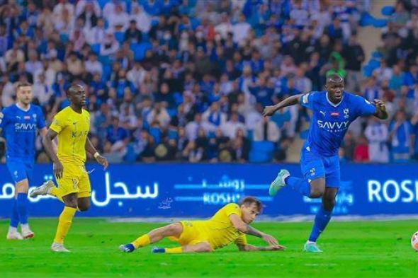 على طريقة ميسي وماردونا.. مدافع الهلال يراوغ نجوم النصر