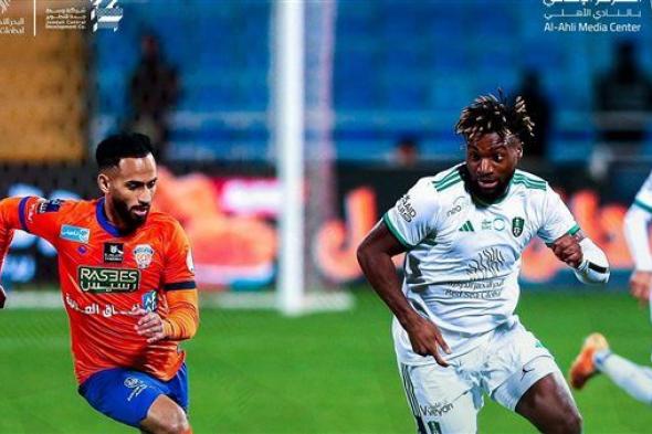 الأهلي يسحق الفيحاء برباعية دون رد في دوري روشن السعودي