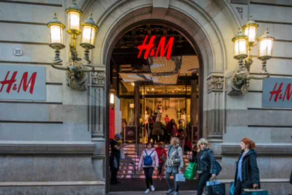 اتهامات لـZara وH&M بتدمير البيئة وانتهاك حقوق الإنسان