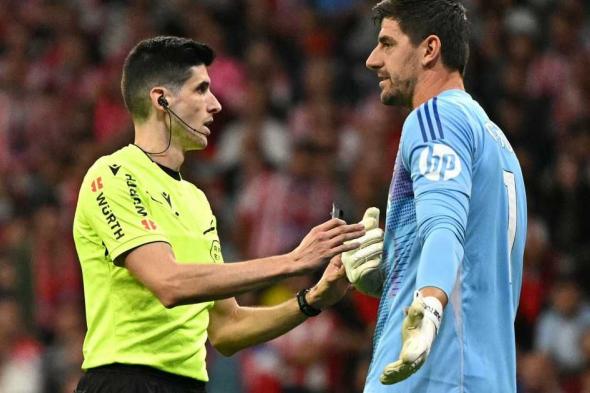 العالم اليوم - بالفيديو: شغب جماهير في مباراة تعادل أتليتيكو وريال مدريد