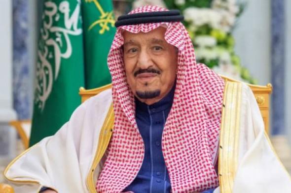 السعودية تفتح أبوابها بإجراء تاريخي.. خادم الحرمين الشريفين يلغي الرسوم والكفالة للمغتربين