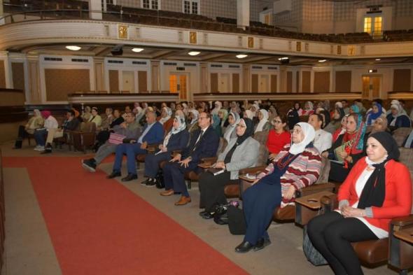 جامعة القاهرة تواصل فعاليات موسمها الثقافى بمحاضرة حول خطورة إدمان الانترنت ووسائل...